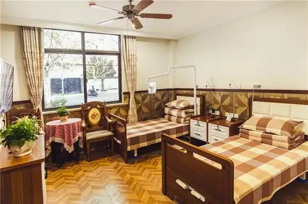 1649667982810066500.jpg 200701101507_94853.jpg